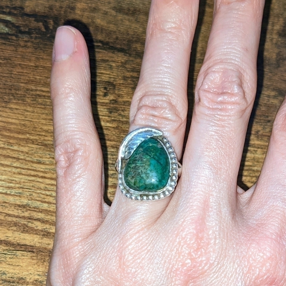 Vintage Sterling Silver Turquoise with Feather Detail Ring